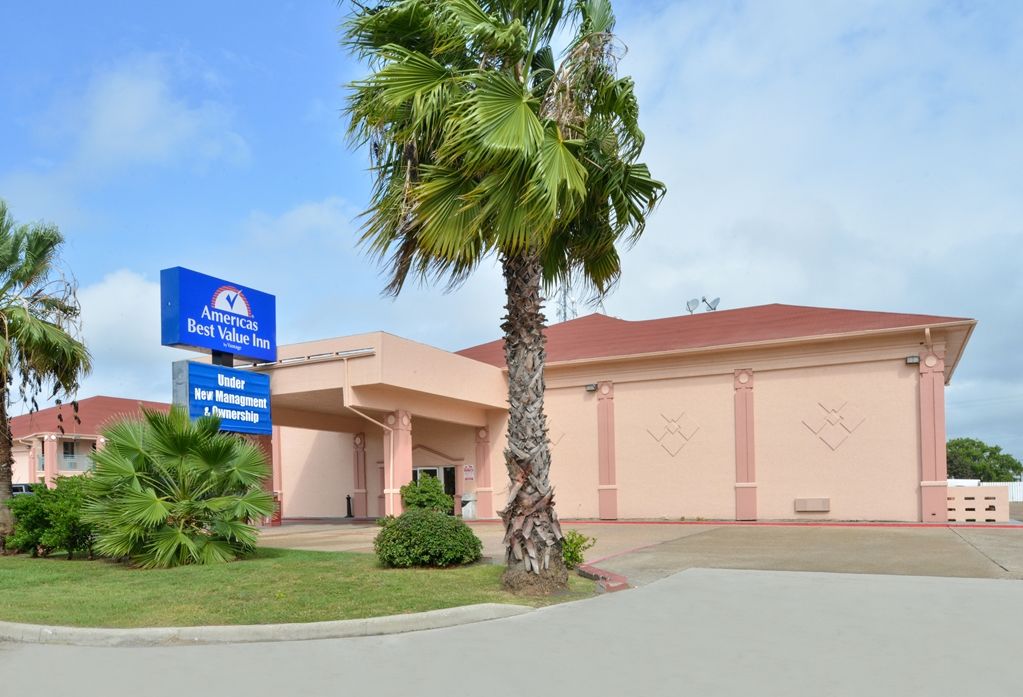 Americas Best Value Inn Clute Exterior photo