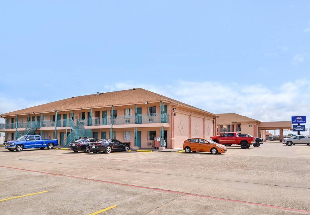 Americas Best Value Inn Clute Exterior photo