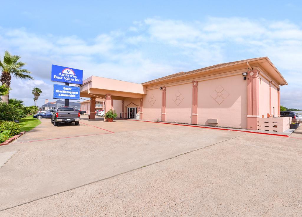 Americas Best Value Inn Clute Exterior photo