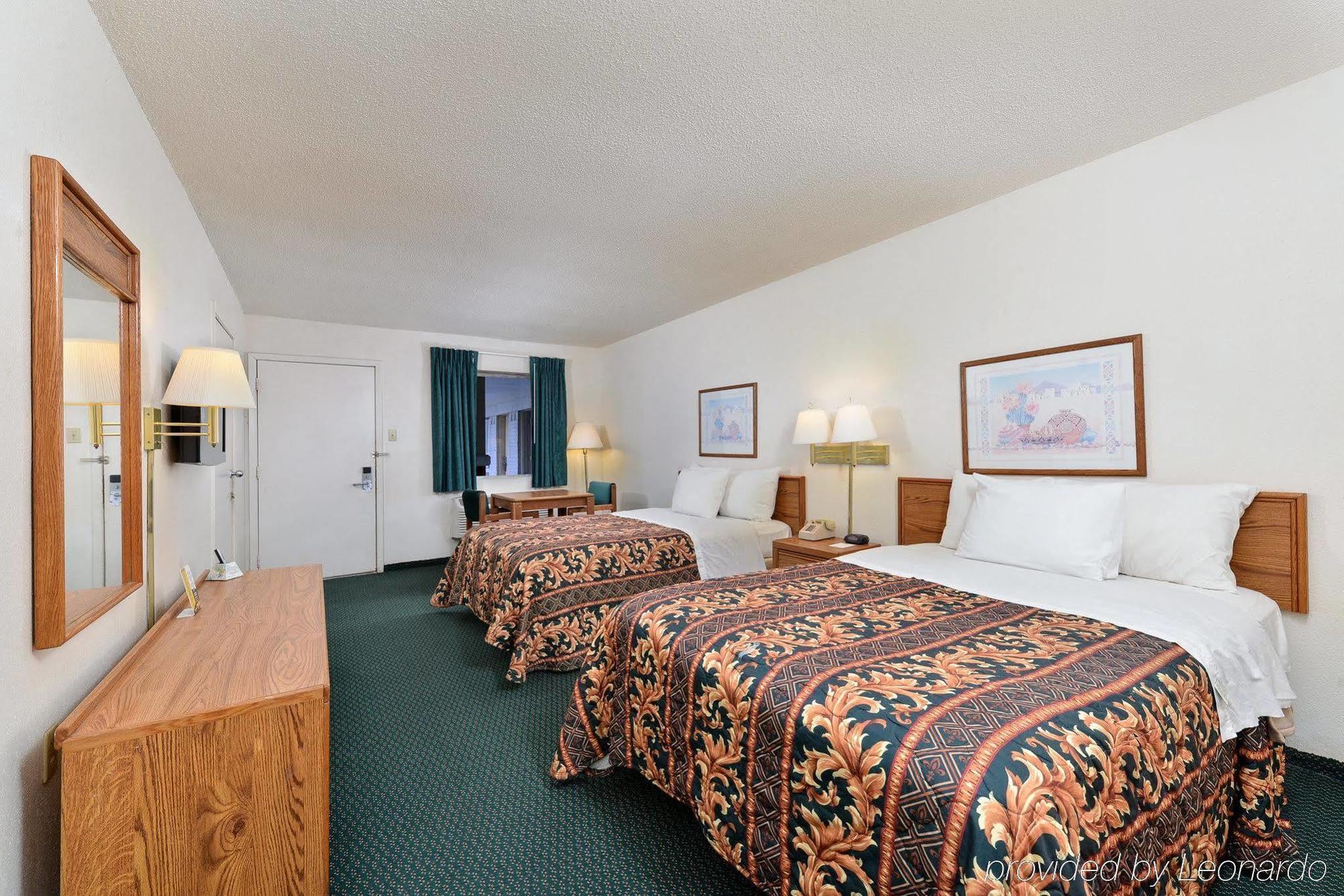 Americas Best Value Inn Clute Exterior photo